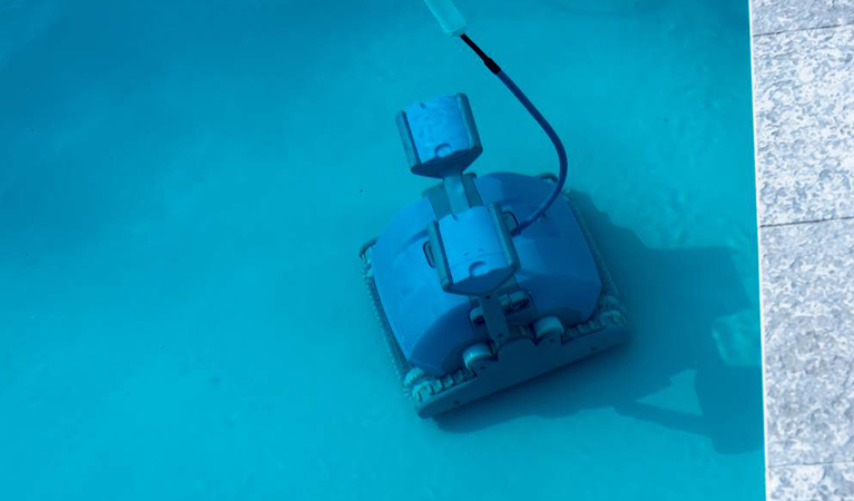 Le système de déplacement d'un robot électrique de piscine-1